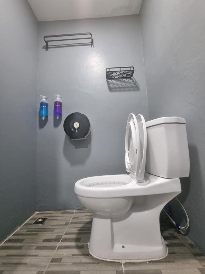 Met A Space Pod @Phrom Phong Банкок Екстериор снимка