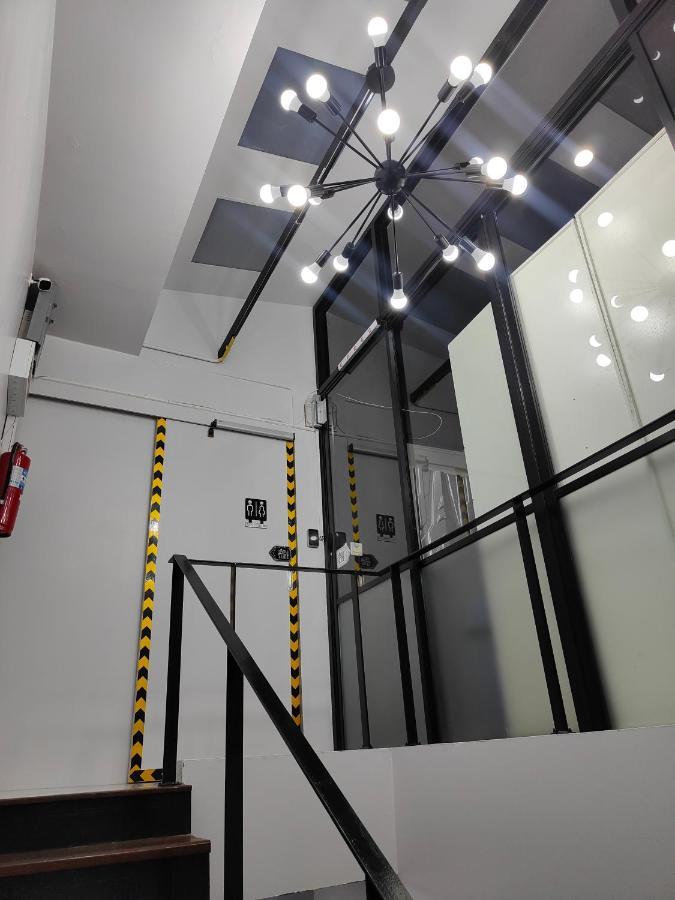 Met A Space Pod @Phrom Phong Банкок Екстериор снимка